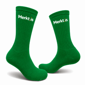 merkt-is-graenir-sokkar-med-logo